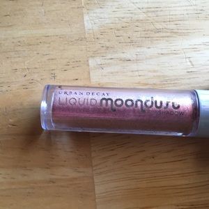 Urban Decay Liquid Moondust Eyeshadow in Recharged